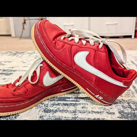 Nike Air force XXV women’s Size 7 Red Satin RARE ‘82- GOOD CONDITION - Picture 2 of 10